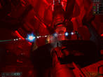 Die Multiplayer-Komponente von Doom 3 wird sich auf Deathmatch-Varianten für bis zu vier Spieler beschränken. Die Waffenauswahl soll grö&szlig;er ausfallen als in der QuakeCon-Demo-Version, bei der wir hier Salven aus einer Plasma Gun sehen.