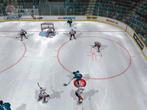 Sharks-St&uuml;rmer Marco nimmt genau Ma&szlig; f&uuml;r einen herzhaften Distanzschuss.