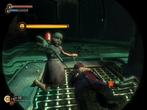 Süße Härte - Bioshock ist groß im Verblüffen durch Gegensätze: Die Little Sisters wirken unschuldig und rammen mit mörderischer Blutrünstigkeit ihre Spritzen in Leichen, um an die Droge Adam zu gelangen.