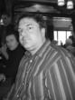 [b]Name[/b]: Ron Gilbert [b]Bekannte Spiele[/b]: Maniac Mansion, Monkey Island [b]Kurzbiografie[/b]: Ron Gilberts Karriere begann 1983 mit einem Computerprogramm, das er der Firma HESware in San Francisco verkaufte. Einem Jobangebot folgend zog es ihn einige Zeit später zu genau diesem Unternehmen. Er entwickelte unzählige Spiele, von denen nicht ein einziges veröffentlicht wurde. HESware war pleite. Kurz darauf zog es ihn zu Lucasfilm Games (heute Lucas Arts), wo er für Maniac Mansion, Monkey Island und Monkey Island 2: LeChucks Revenge verantwortlich zeichnete. Trotz – oder gerade wegen – des Erfolges aller drei Adventures verließ er Lucasfilm Games um sein eigenes Entwicklerstudio zu gründen: Humongous Entertainment. Ein paar nicht nennenswerte Produktionen später etablierte er Cavedog Entertainment, entwickelte Total Annihilation und begann mit einem Projekt namens Good & Evil. Die Entwicklung wurde eingestellt, Cavedog geschlossen – Gilbert schaffte es nicht, die Produktion des Spiels und die Leitung des Unternehmens unter einen Hut zu bringen. Seit Januar 2008 arbeitet er bei Hothead Games an einem Episoden-Adventrure namens DeathSpank. Springe zu: , , , , , , , , , ,