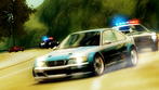 [b]Need for Speed: Undercover[/b] ist selbst für ungeübte Lenkrad-Akrobaten einfach zu meistern. Trotzdem gibt es einige Feinheiten, die wir Ihnen gerne näherbringen wollen. Hier finden Sie zehn Tipps zu [b]Need for Speed: Undercover[/b].  [b]Tipp 8: Straßensperren aufsprengen[/b] Schon nach ein paar Rangeleien stellen die Cops Straßensperren auf. Oftmals fällt es aber leicht, diese zu durchbrechen. Suchen Sie sich einfach eine offene Flanke aus und brausen Sie durch. Versuchen Sie dabei, die Polizeiwagen am Heck zu treffen. Dort sind sie leichter wegzuschleudern.