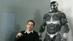 Nahan Camarillo, Ausführender Produzent für Crysis 2. Mit Begleitschutz.