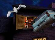 Die Weasleys befreien Harry und Hedwig (links oben).