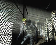 (2002 - Splinter Cell) Sam Fishers erste große Mission beginnt auf der Xbox. Ein Jahr später erscheint Splinter Cell unter anderem auch für den PC und die PS2. Unverkennbare Markenzeichen des Geheimagenten waren damals das dreilinsige Nachtsichtgerät sowie der hautenge Stealth-Anzug.