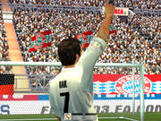 Triumphmoment: Der Spanier Raúl feiert sein Tor zweites Tor im Halbfinale des Europ&auml;ischen Champions Pokals gegen Bayern M&uuml;nchen.