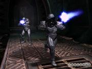 Die sparsame Beleuchtung und der Einsatz von Bump Mapping (siehe Boden) erzeugen den düsteren Look von Republic Commando.