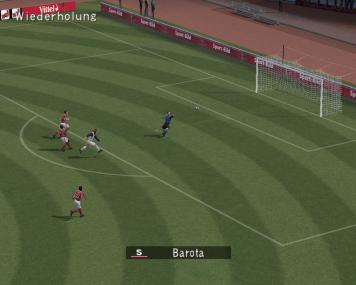 PC Games 12/03: FIFA 2004 vs Pro Evolution Soccer 3