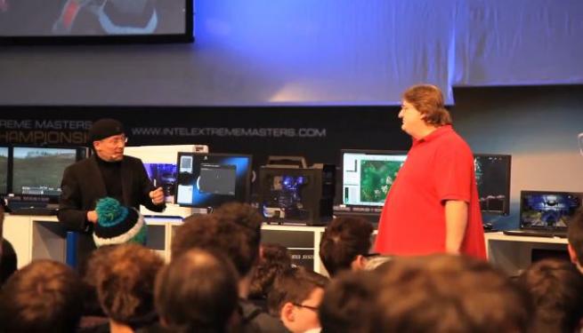 Übersehen kann man ihn nur schwerlich: Valve Softwares Gabe Newell (rechts) auf der Cebit in Hannover (1.-5. März). 