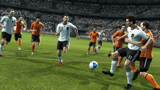 Passend zu Gamescom 2011 und kurz vor dem Release von PES 2012 findet die PES WM statt. Die Profis aus zahlreichen Ländern der Welt messen sich in PES 2011 auf PS3.