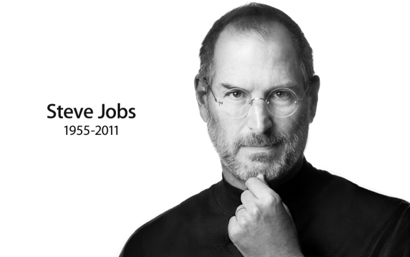 Apple: 'Revolutionäres Projekt' angekündigt. Laut Stardesigner Philippe Starck erfahren wir in acht Monaten mehr dazu. Der Designer soll sich häufig mit Steve Jobs (hier im Bild) getroffen haben. 