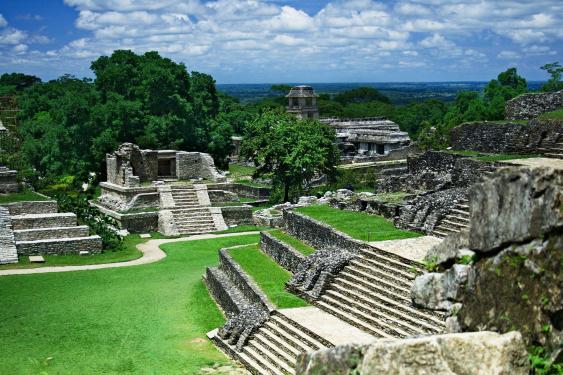 Maya-Tempel: Die Kultur soll angeblich den Weltuntergang 2012 vorausgesagt haben. Experte Nikolai Grube ist anderer Ansicht.
