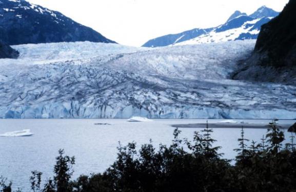 Gletscher verlieren durch den Klimawandel deutlich weniger Masse als angenommen.