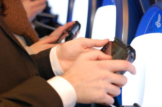 Das PS Vita-Handheld gibt es ab sofort im Verkauf. Am gestrigen Abend fand die Launch-Party im Berliner Sony Center statt.
