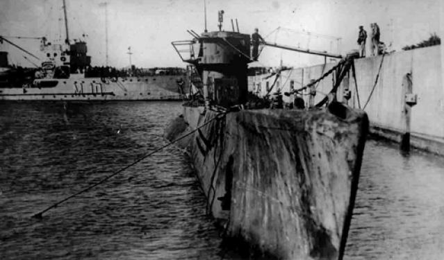 Mit diesem U-Boot soll die Leiche Hitlers einer wilden Theorie zufolge in die Antarktis gebracht worden sein.
