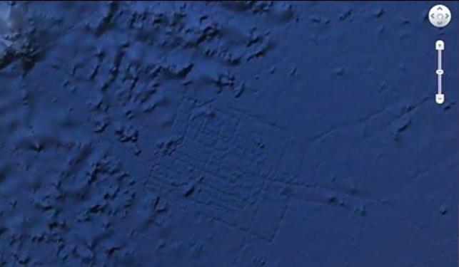 Mysteriöse Linien auf dem Meeresgrund bei Google Maps - hierbei handelte es sich vielmehr um grafische Artefakte als um den Staat Atlantis.