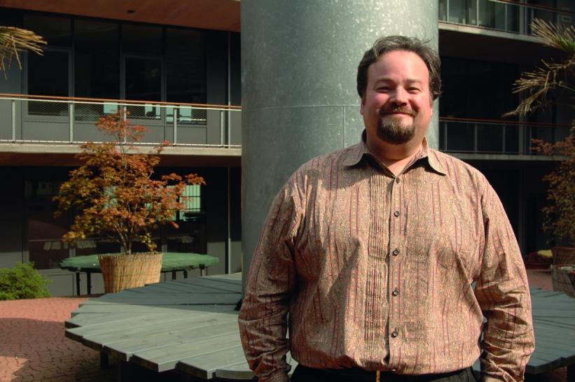 [12/06/09] Bill Roper ist ausführender Produzent bei Cryptic und werkelt momentan an Champions Online.