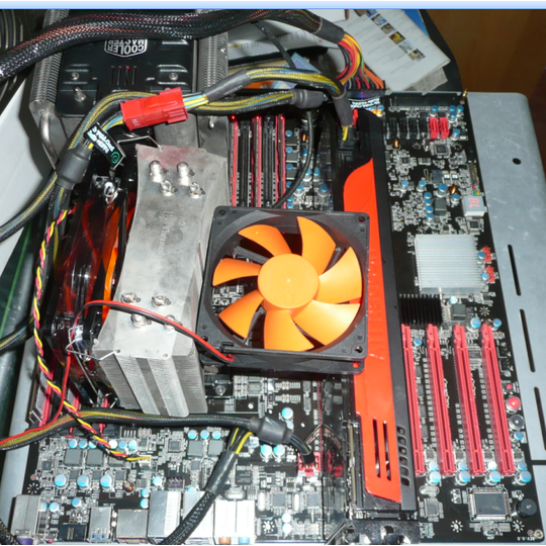 [18/03/10] EVGA Classified SR-2 mit zwei Xeon 5680 CPUs unter Luftkühlung