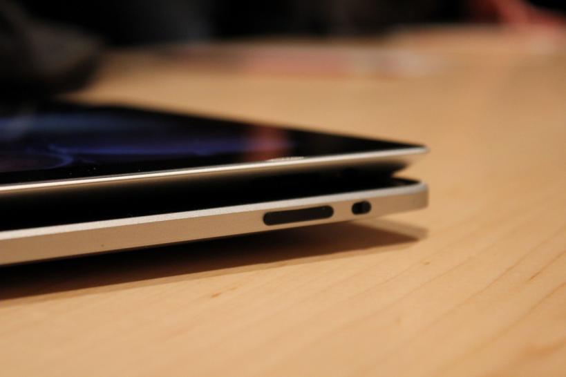 [11/03/11] Hier gibt es eine Auswahl verschiedener Apple-Geräte wie etwa iPhone 4, iPad 2 und Co. zu sehen. (1)