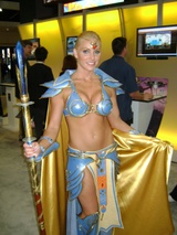 Bilder- und Video-Special: Die heißesten Messe-Babes von der E3