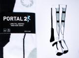 Portal 2 Socken: Long Fall Socks - Aperture Science-Stiefel als Vorbild für offizielle Kniesocken-Kollektion