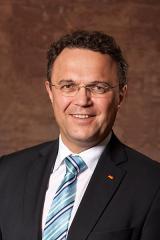 E-Kriminaltiät: Innenminister fordert mehr Zusammenarbeit der Wirtschaft mit dem Staat
