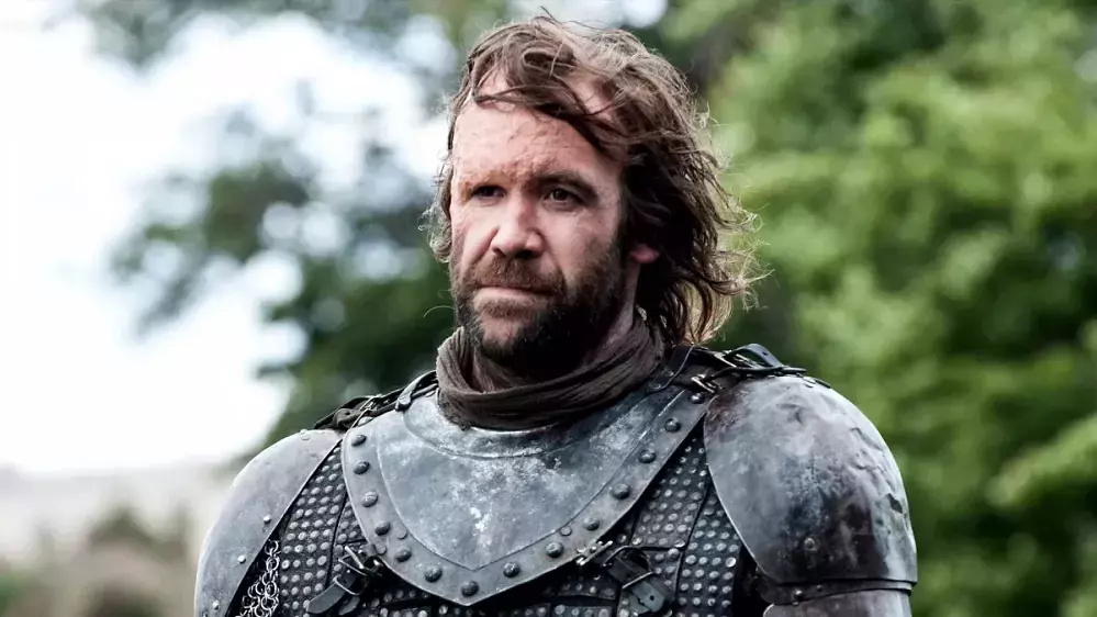 Erstes Bild: Was für ein Riese in Star Wars - so genial sieht dieser Game of Thrones-Star mit rotem Lichtschwert aus