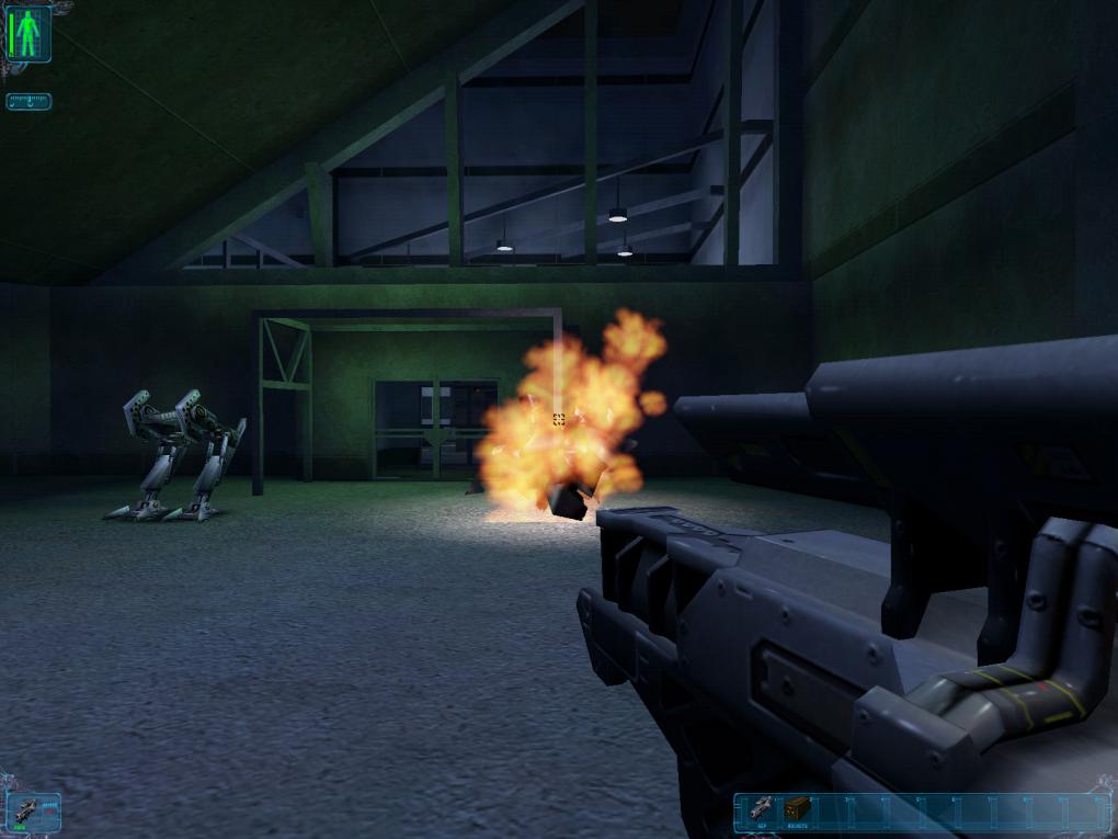 Praktikantin Juliane langt in Deus Ex gerne kräftig zu - bis sie merkt, dass ihre Taten Konsequenzen haben.