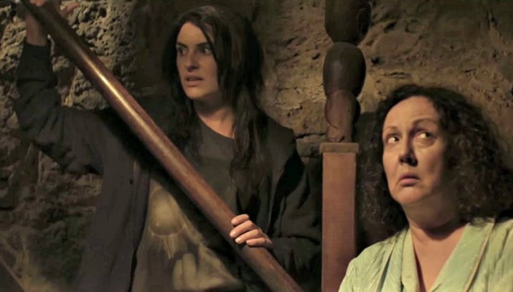 'Housebound' (2014)