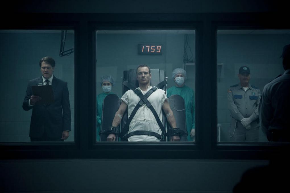 Abstergo rettet Callum durch einen Trick vor der Giftspritze.