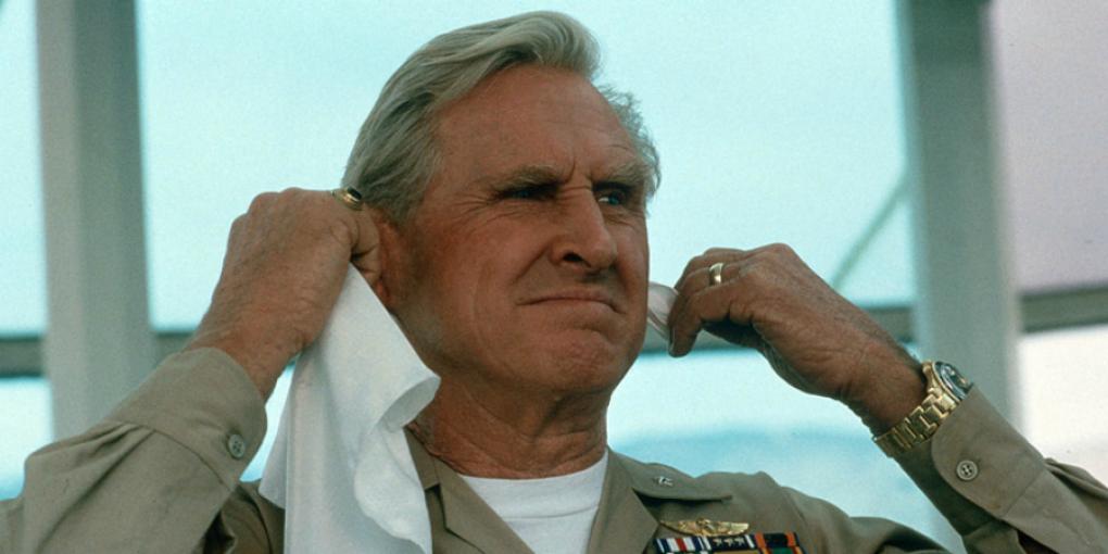 Tug Benson in 'Hot Shots - der zweite Versuch'