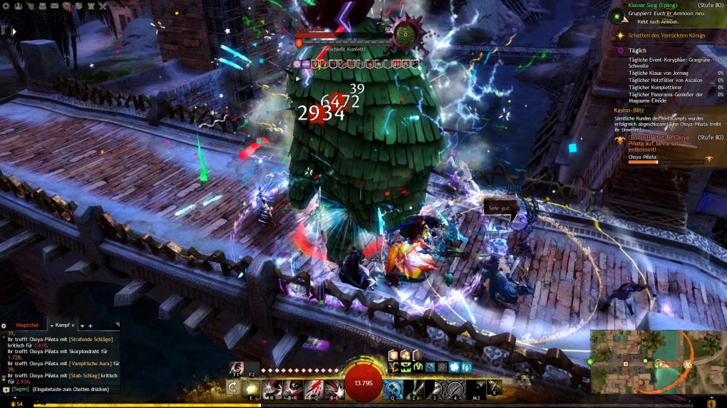 Guild Wars 2: Path of Fire -&nbsp;Natürlich tauchen auch in den neuen Zonen überall Events auf, hier stürzen sich die Spieler auf eine wandelnde Piñata.