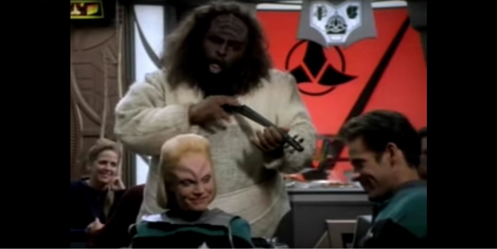 Für manche gehört der kochende Barde wohl auf Platz 1: Kaga stiehlt den Hauptdarstellern von Deep Space Nine in seinen Szenen regelmäßig die Show.