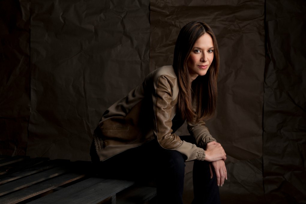 Ubisoft wurde anno 2007 ernsthaft vorgeworfen, man habe Jade Raymond nur aufgrund ihres Aussehens als PR-Vorzeigefigur für das brandneue Assassin's Creed gewählt.