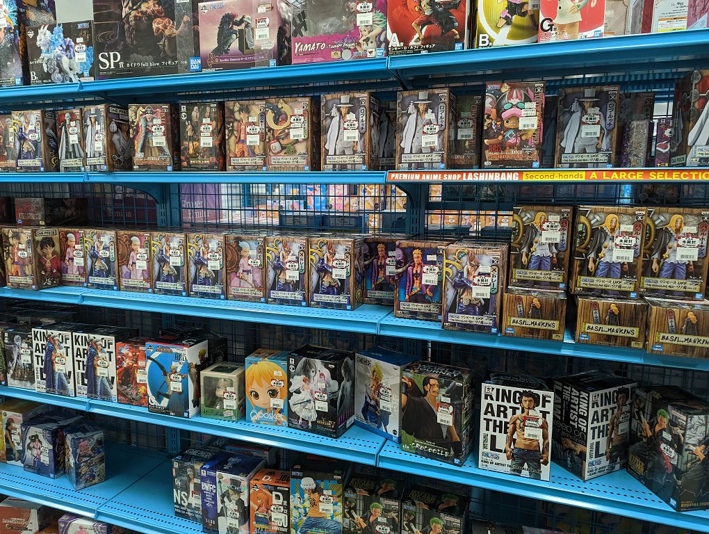 Der Garten Eden für Fans von Anime-Figuren: Läden wie Mandarake und Lashinbang versorgen euch mit Tonnen an Artikeln, die in Deutschland teurer sind.