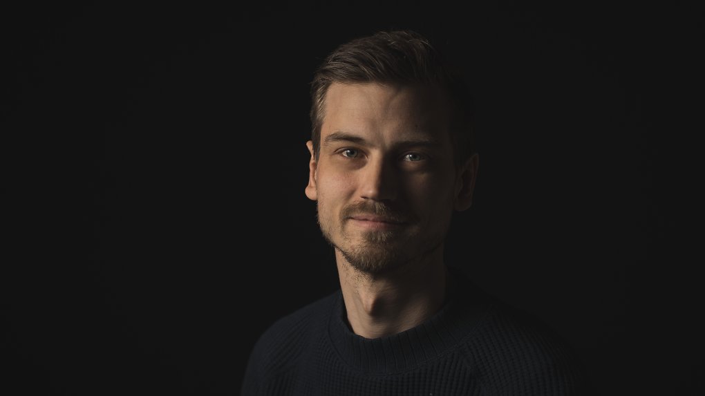 Portrait-Foto von Game Director Mathias Karlson.