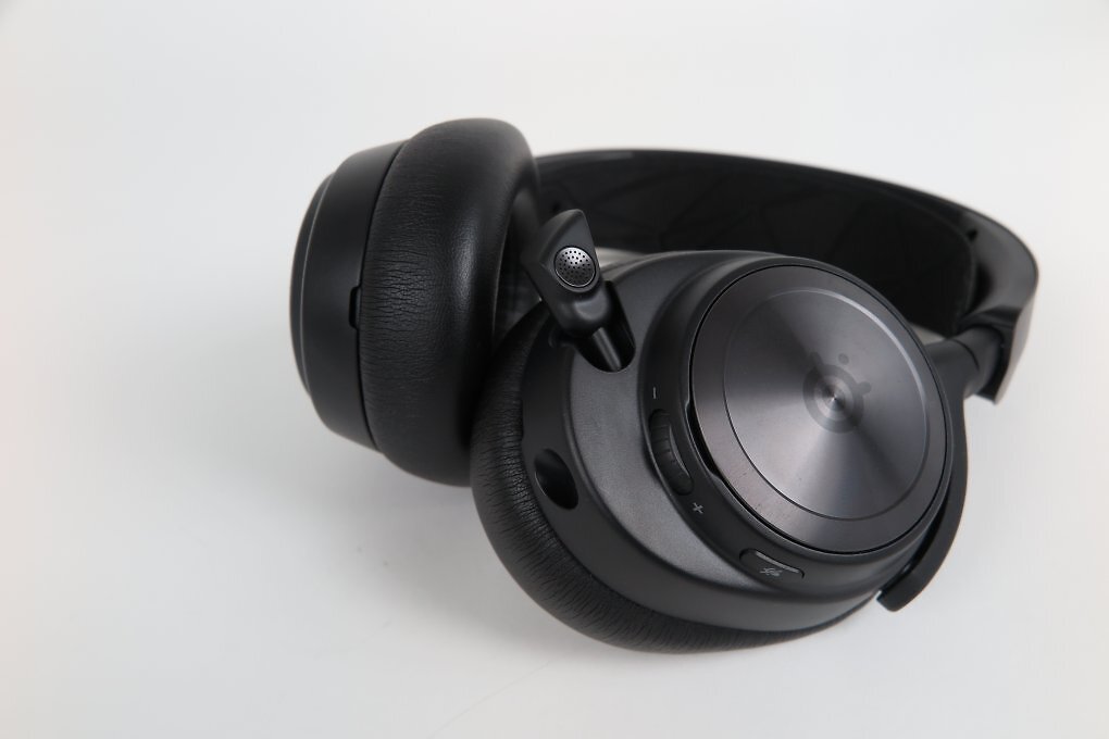 SteelSeries Arctis Nova 1