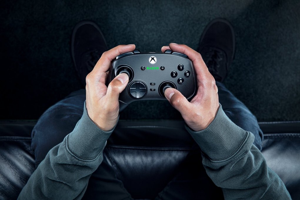 Der Razer Wolverine V3 Pro