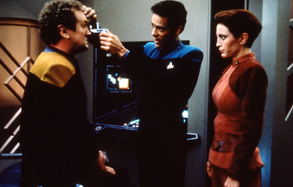In Babel leidet Chief O'Brien als erster unter Wortfindungsstörungen.