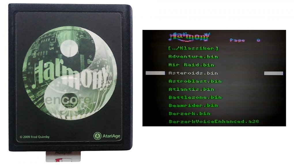 Auf diesem Modul, der Harmony Cartridge, lassen sich Hunderte von Spielen speichern. Rechts ist die Menüführung zu sehen.