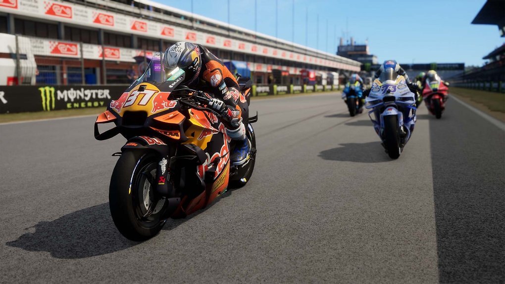 In MotoGP 26 sind wieder alle Fahrer, Teams und Strecken der offiziellen MotoGP-Saison integriert.