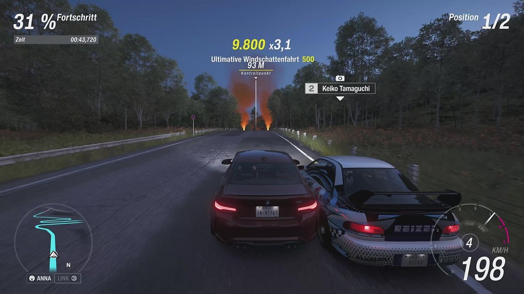 Touge ist ein Mix aus Bergrennen und Drift-Event. Im 1-gegen-1 düsen wir steile Hänge hinunter und versuchen, unseren Widersacher zu schlagen.