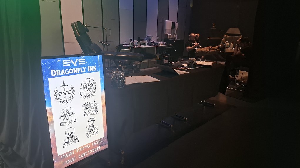 Fans konnten sich direkt vor Ort die eigene Haut passend veredeln lassen.