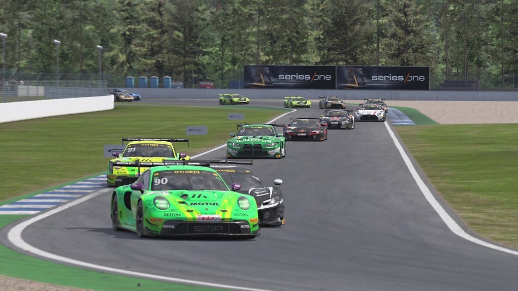 Die GT3-Kategorie ist kunterbunt. Allein in der DTM treten acht unterschiedliche Marken gegeneinander an.