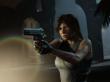 Ikone Lara Croft im neuen Shadow of the Tomb Raider samt Handfeuerwaffe.