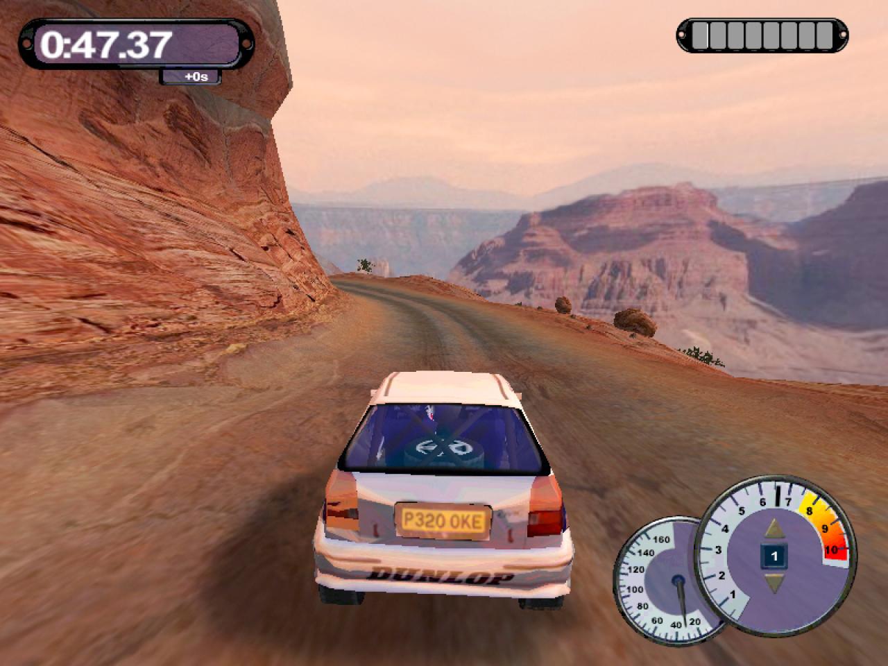 [26/11/2001] In Nevada und auf Teilstrecken anderer Rallyes fährt man mit Tempo 200 an gähnenden Schluchten entlang.