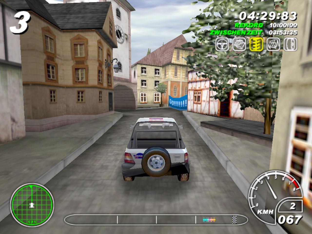 [26/11/2001] Die engste Stelle im Spiel: LKWs kommen nicht in einem Zug durch die engen Kurven des Dorfes.