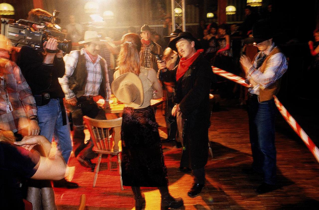 [26/11/2001] Kate hat mit dem Ganoven ein ernstes Wörtchen zu reden.