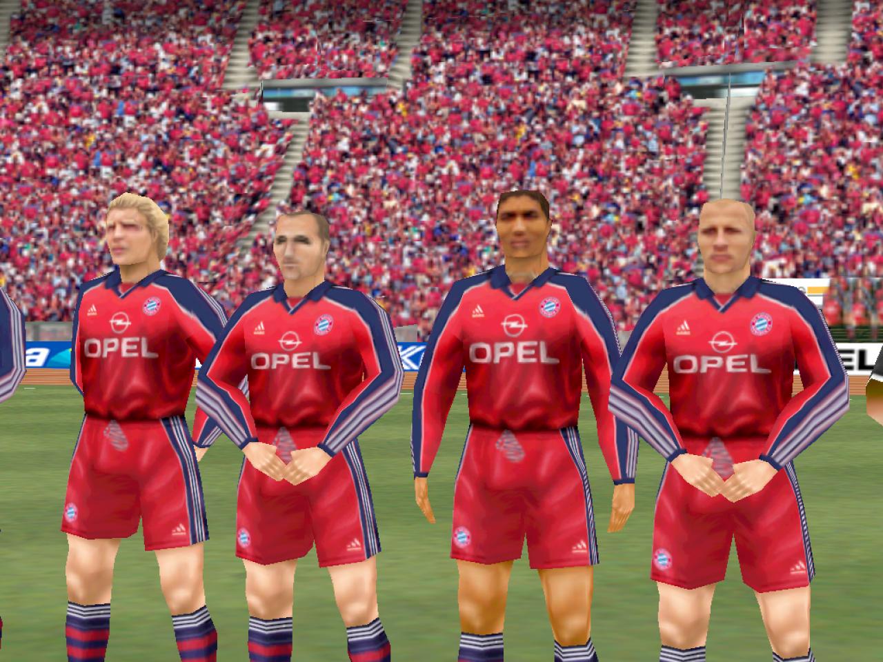 [26/11/2001] Fans der Münchner Bayern erkennen die Stars am Gesicht.