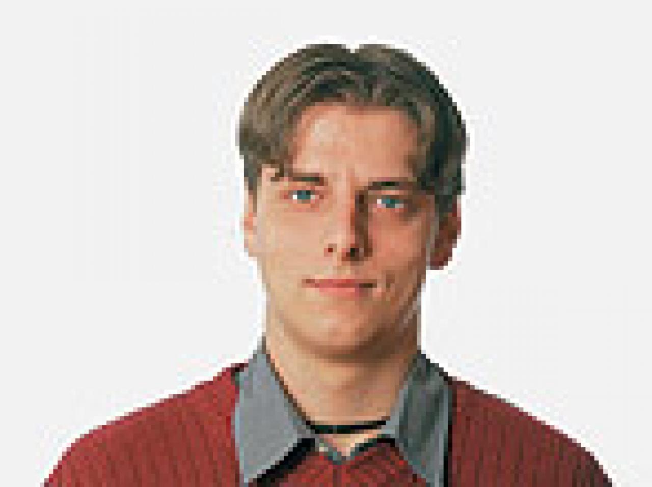 [04/12/2001] Jochen Gebauer führte den Zwei-Schicht-Betrieb ein: Tagsüber testen und schreiben, nachts Dark Age of Camelot spielen. Der langjährige Everquest-Fan ist seitdem auch privat zum Konkurrenz-Online-Rollenspiel gewechselt. Test auf Seite 176!