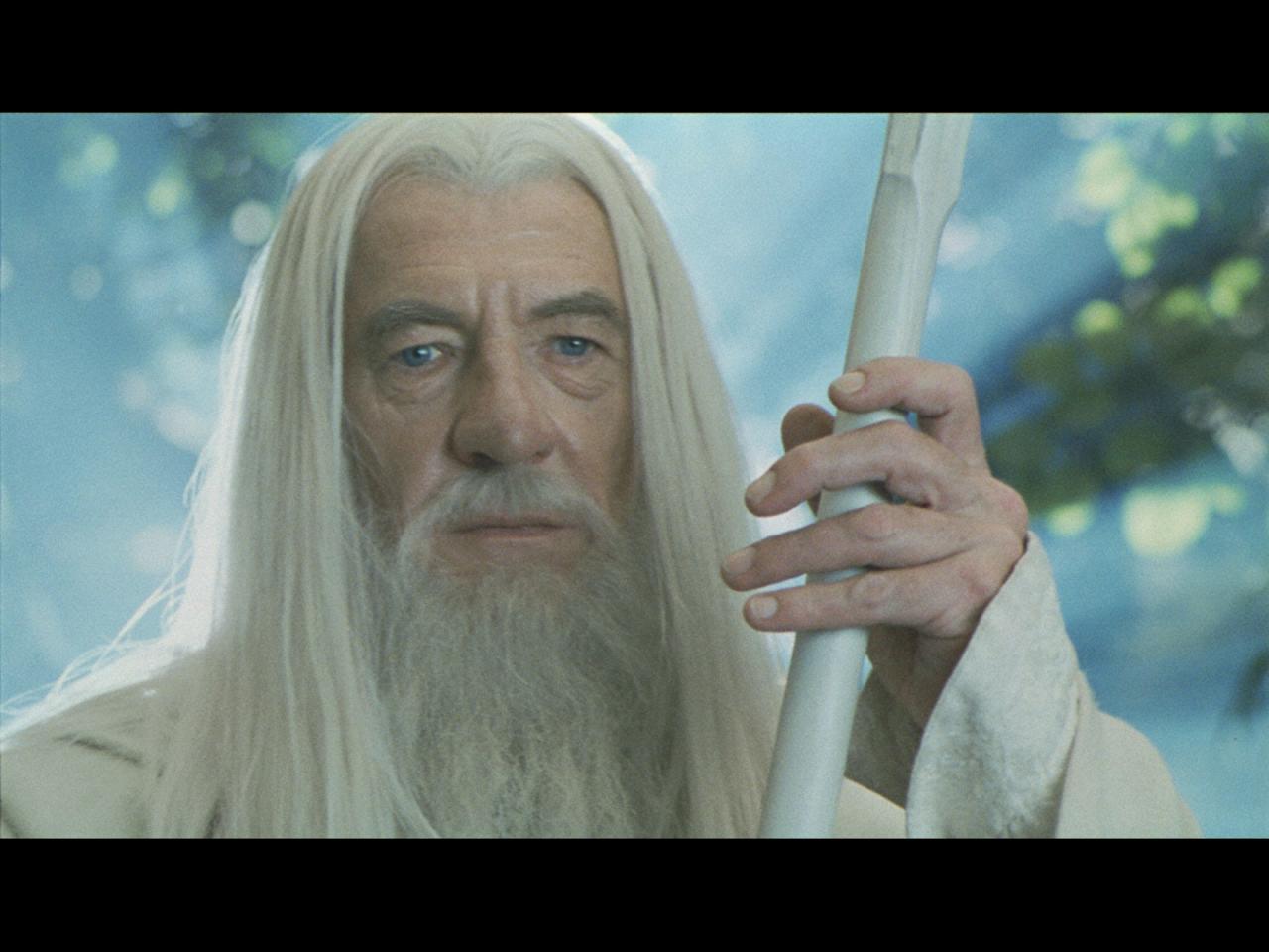 [17/12/2002] Strahlend weiß: Gandalf hat den Gilb besiegt.